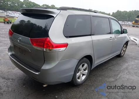 2013 Toyota Sienna Le V6 7 Passenger Auto Access Seat/Le V6 8 Passenger из США, поврежденный, VIN 5TDKK3DC1DS400564